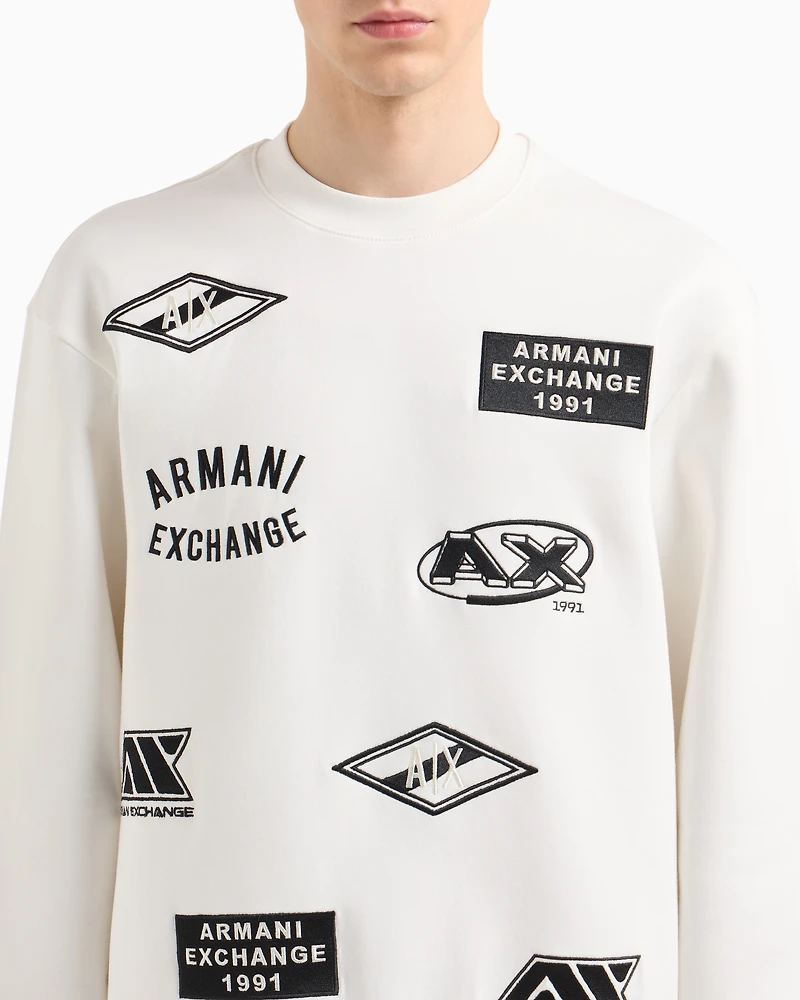 Crewneck sweatshirt with patches and logos
