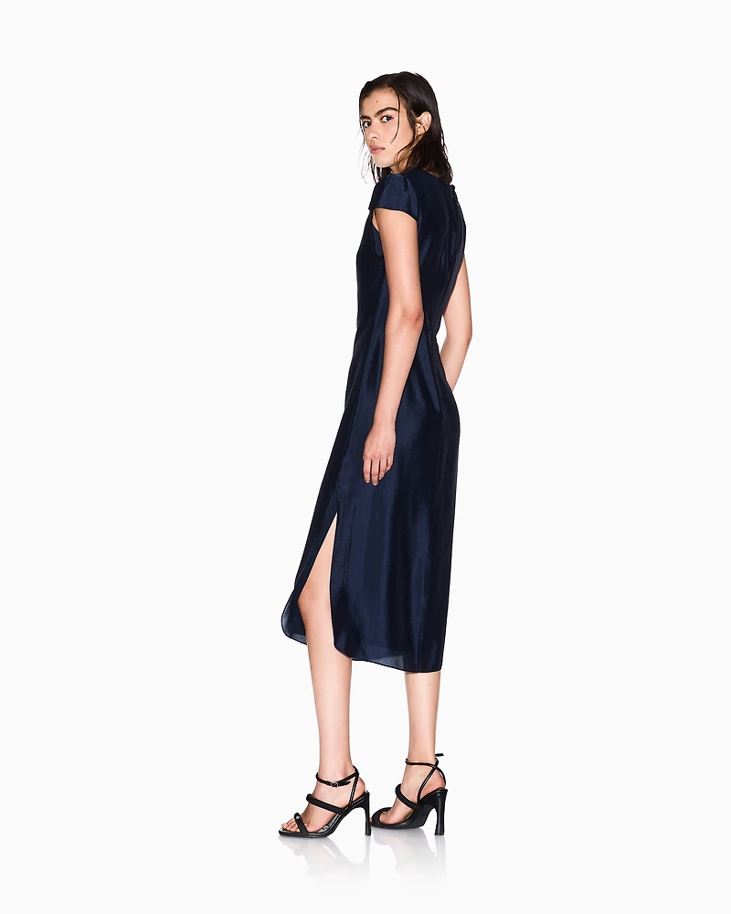 Longuette dress with slit