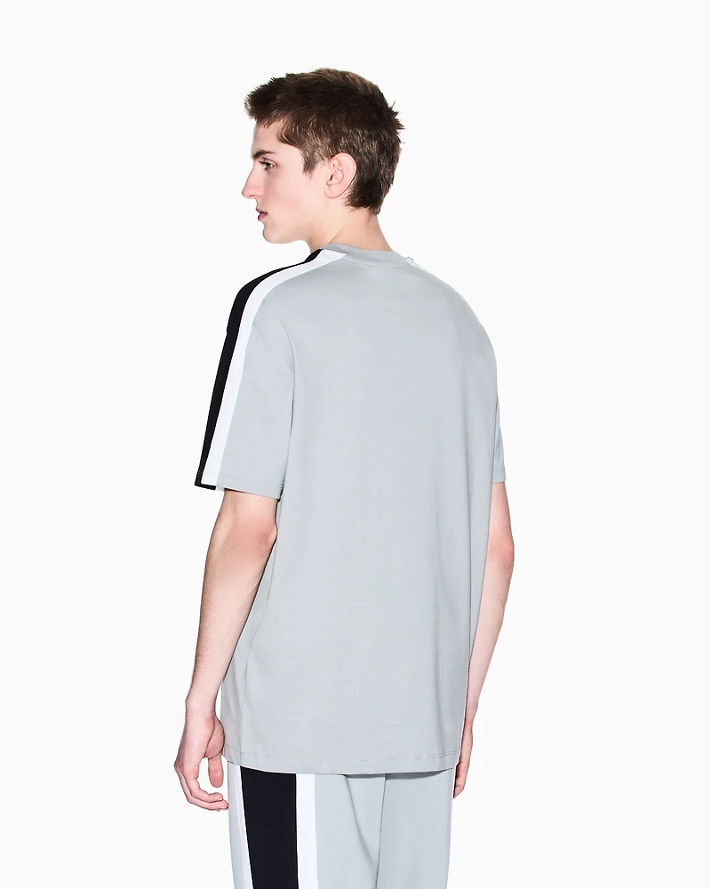 Short-sleeved sweatshirt with contrasting stripes