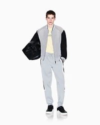 Jogger pants with contrasting stripes