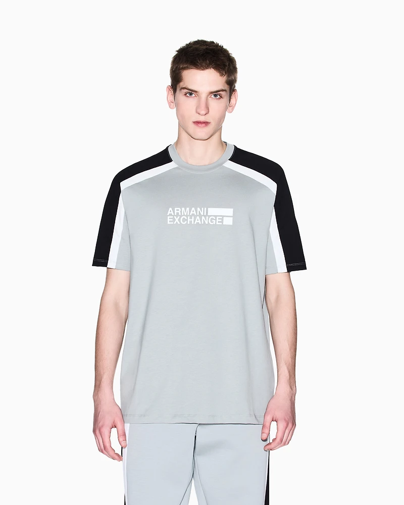 Short-sleeved sweatshirt with contrasting stripes