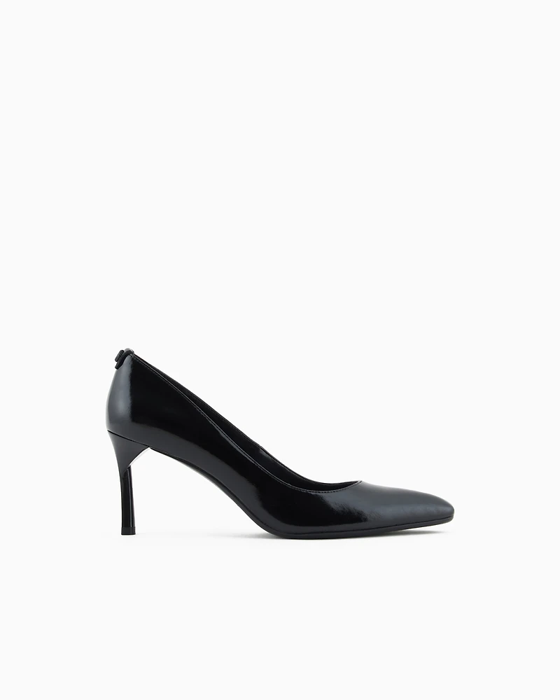 Super shiny leather pumps