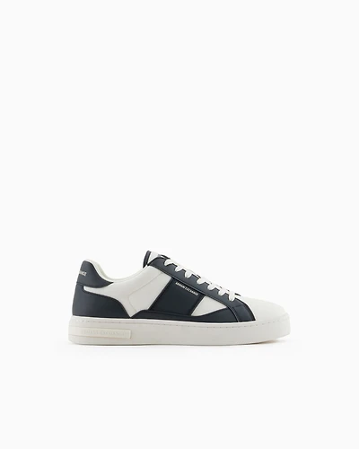 Sneakers with contrasting side band