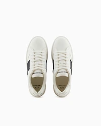 Sneakers with contrasting side band