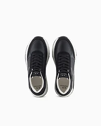 Sneakers with contrasting details and logo