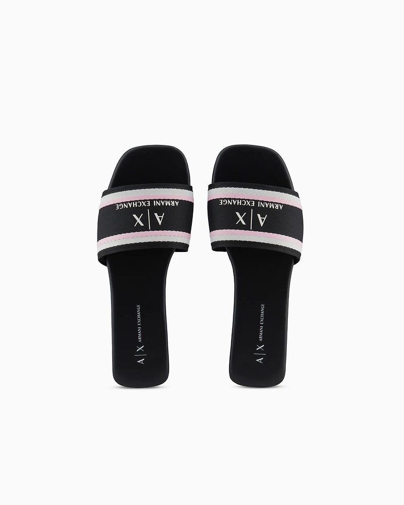 Slippers with contrasting band and logo