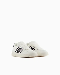 Sneakers with contrasting bands