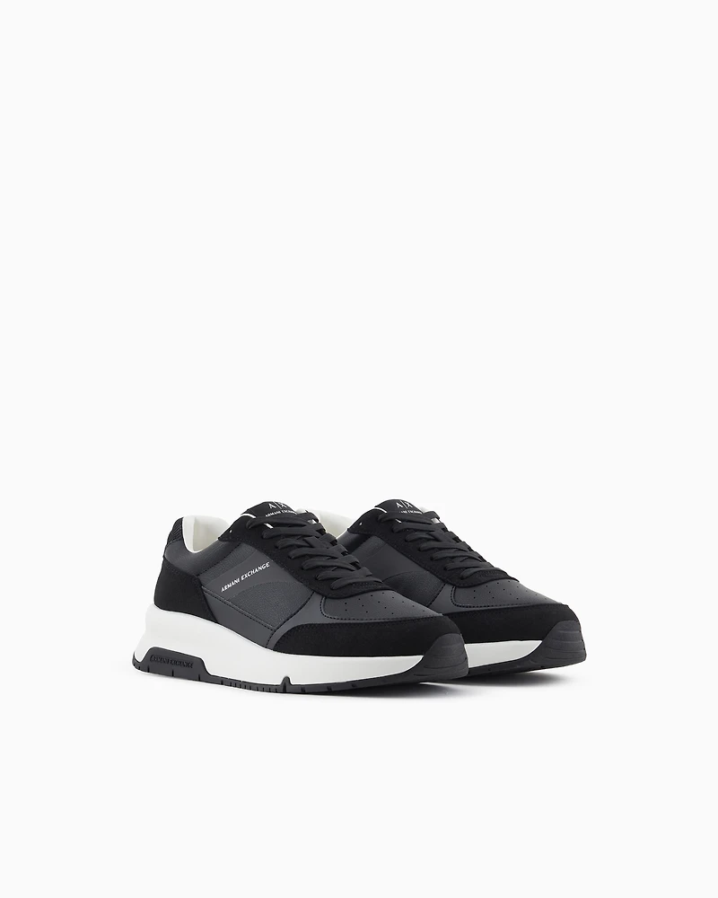 Sneakers with contrasting details and logo