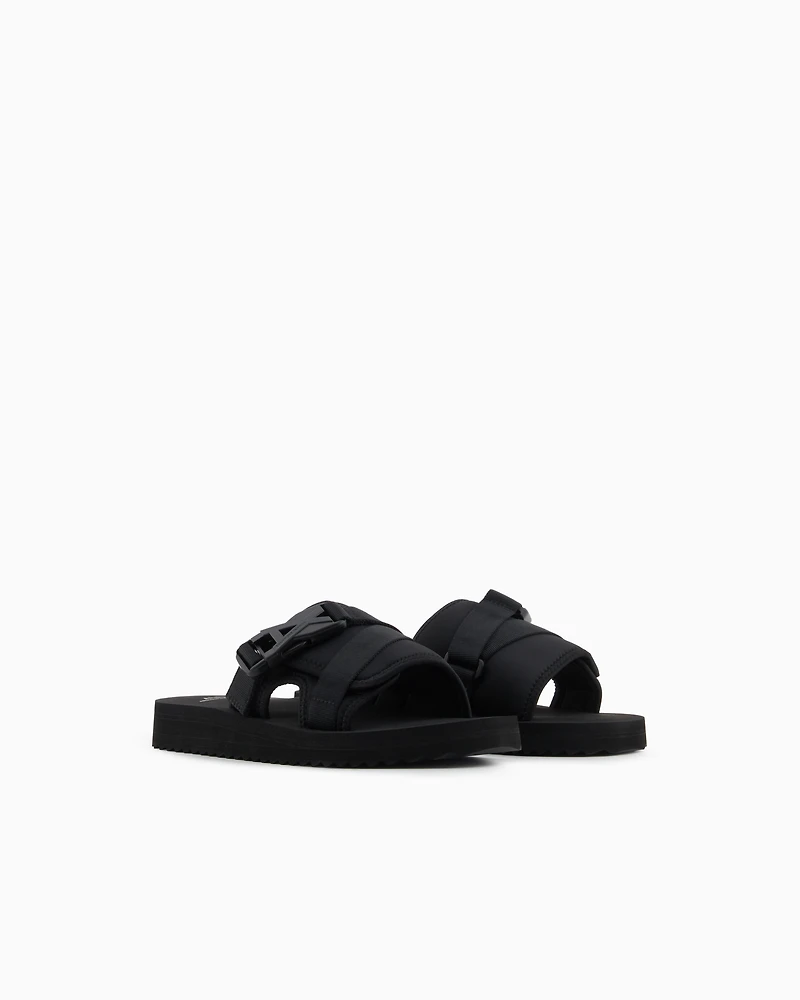 Slippers with crossed bands