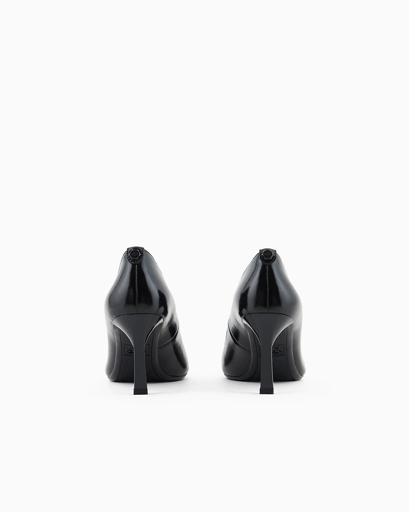 Super shiny leather pumps
