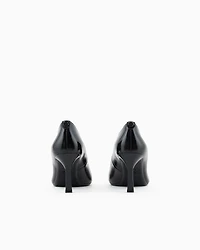 Super shiny leather pumps