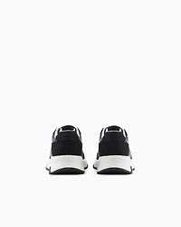 Sneakers with contrasting details and logo
