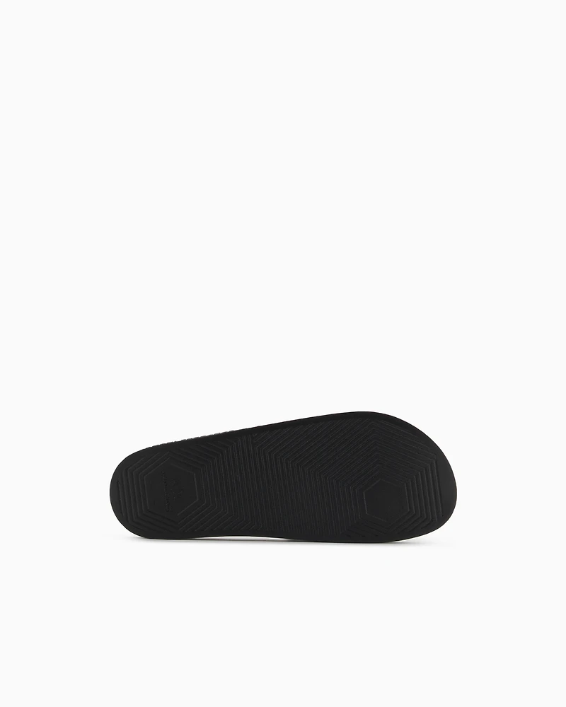 Slippers with logo band