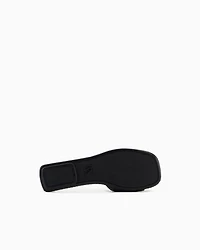 Slippers with band and logo