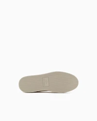 Sneakers with contrasting inserts