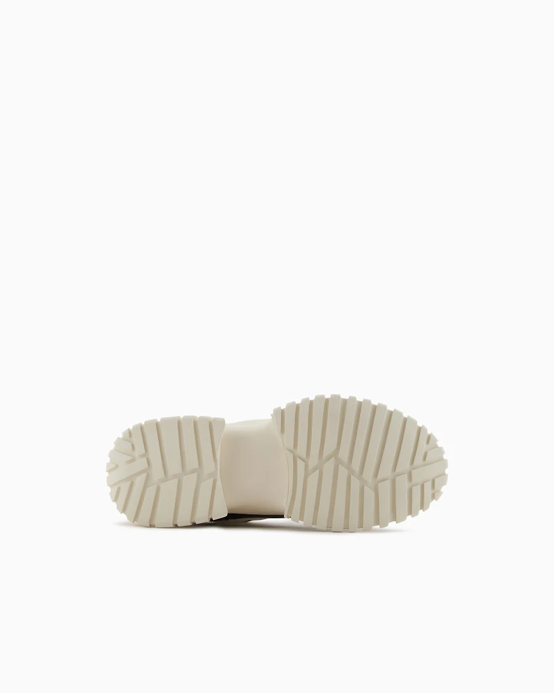 Two-tone sneakers with grip sole