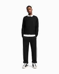 Sneakers with contrasting side band