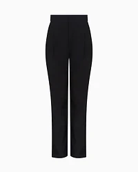 Trousers with pleats flowing fabric
