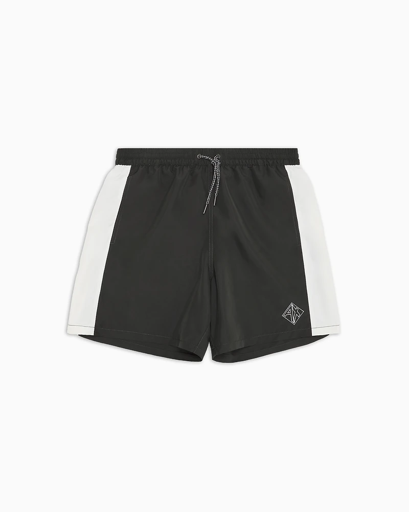 Boxer costume with contrasting profiles