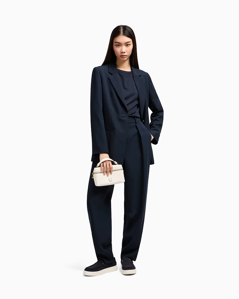 Single breasted jacket with one button