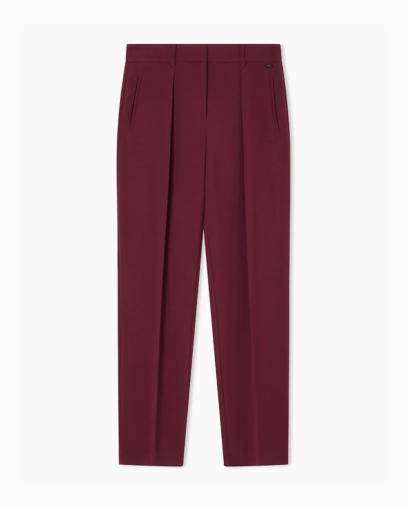 Trousers with pleats flowing fabric