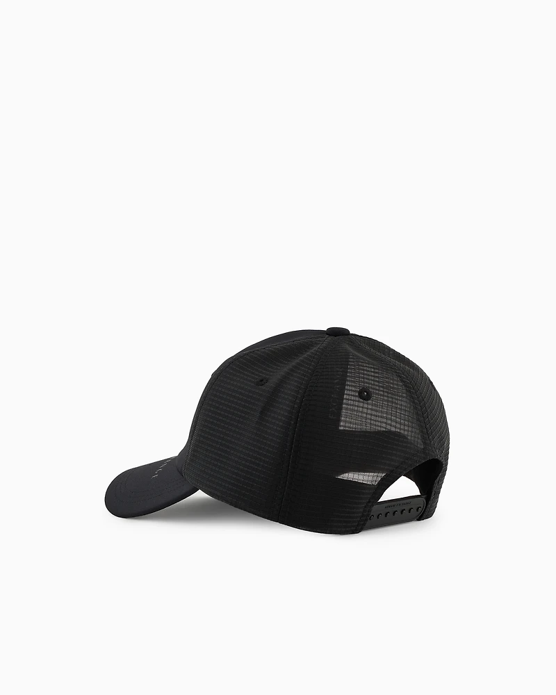 Hat with mesh insert
