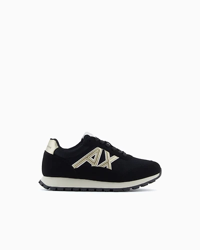 Sneakers with contrasting logo