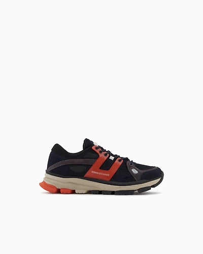 Sneakers with contrasting details