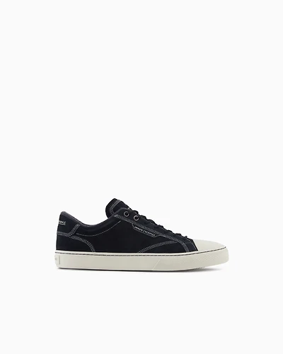 Leather sneakers with stitching