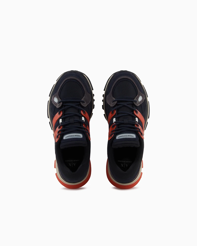 Sneakers with contrasting details