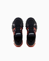 Sneakers with contrasting details