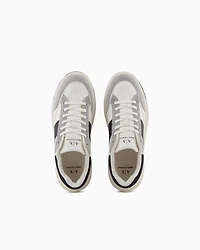 Sneakers with contrasting inserts