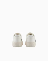 Sneakers with side detail