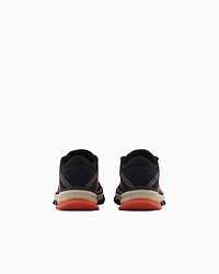 Sneakers with contrasting details