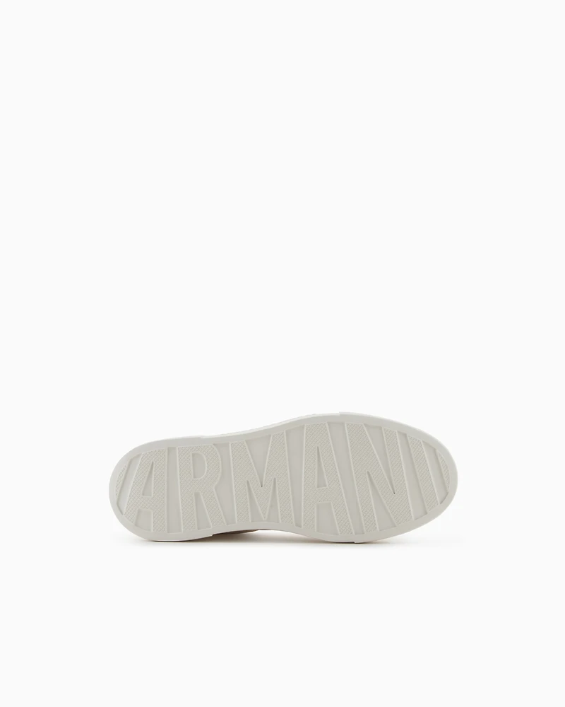 Sneakers with high sole