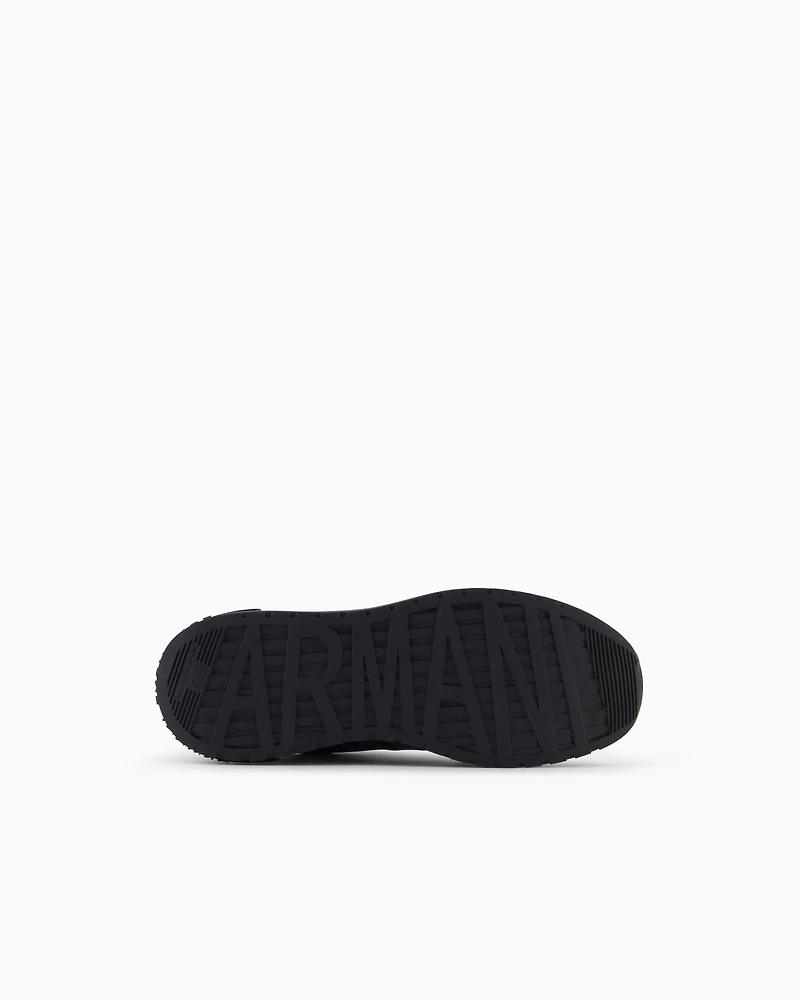 Sneakers with side logo