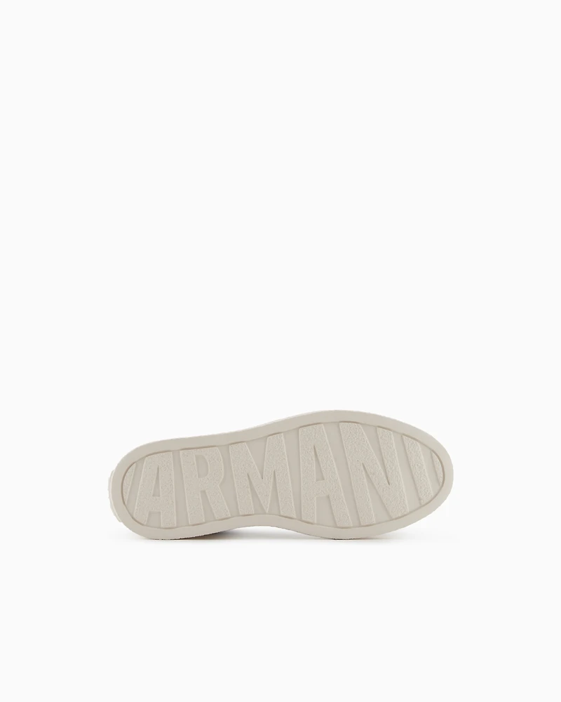 Sneakers with high sole