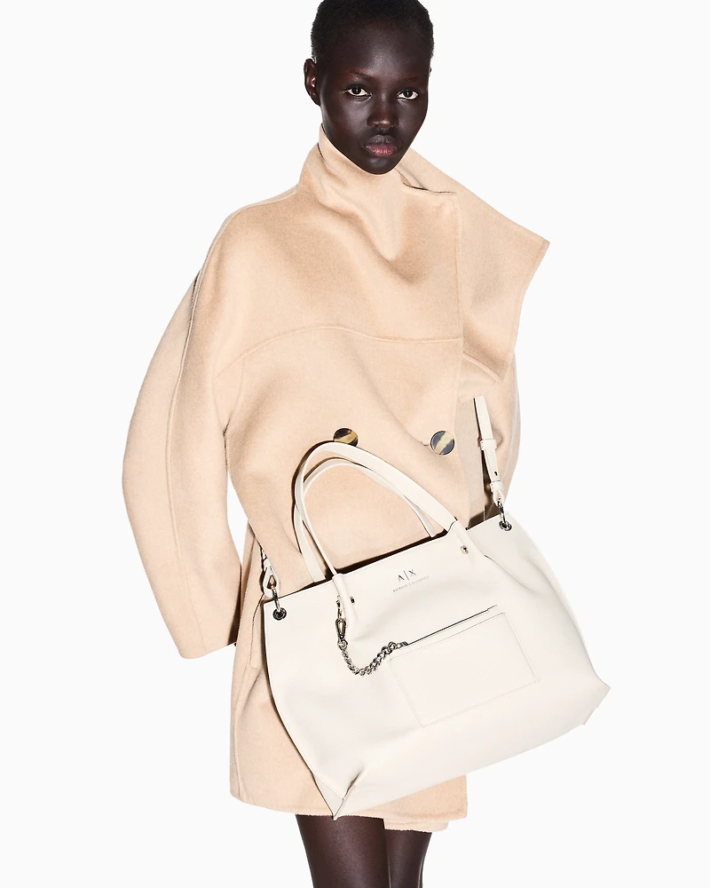 Shopper bag with clutch