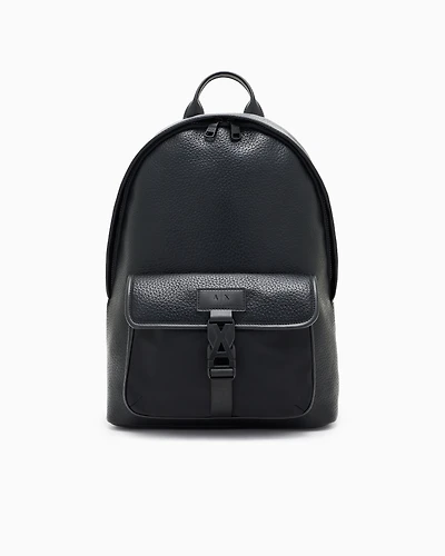 Backpack with buckle