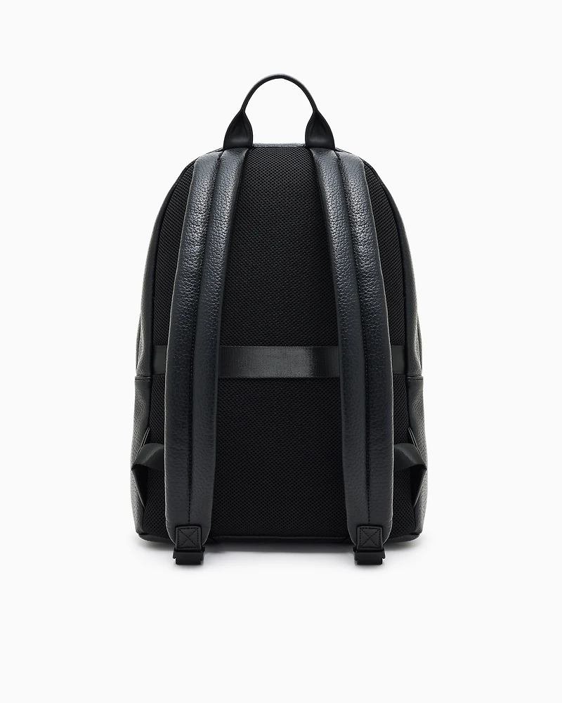 Backpack with buckle