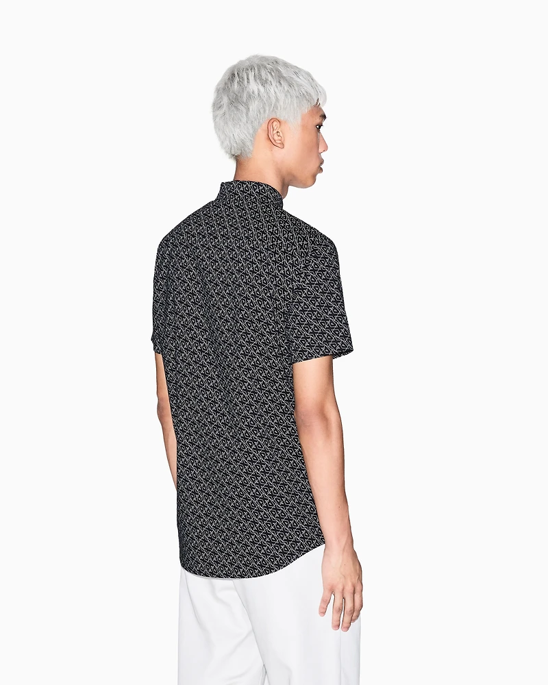 Slim fit short sleeve shirt
