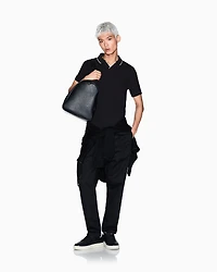 Polo shirt with contrasting profiles