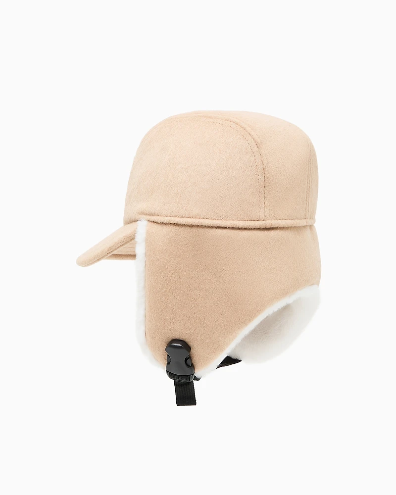 Caps