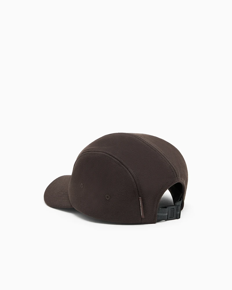 Caps