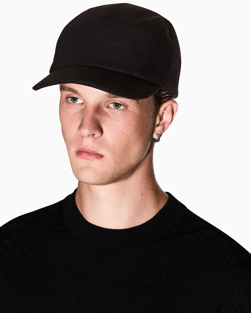 Caps