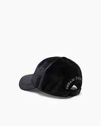 Caps