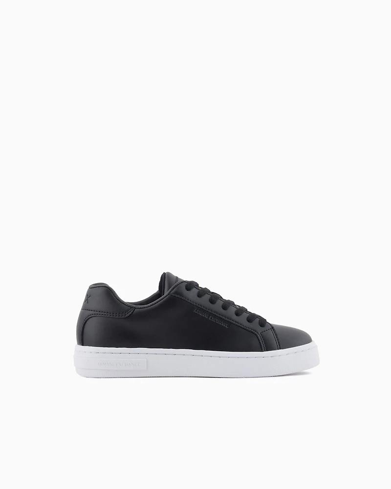 Sneakers with laces and logo