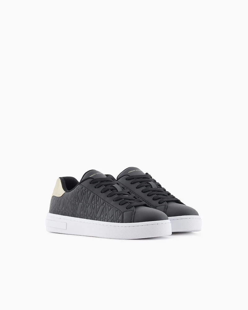 Sneakers with matching embroidered logo and metal detail