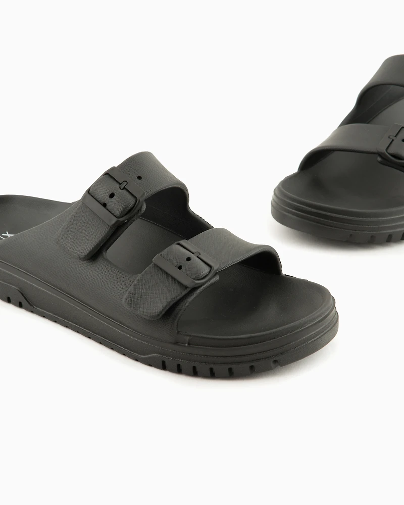 Slippers with two straps and buckles