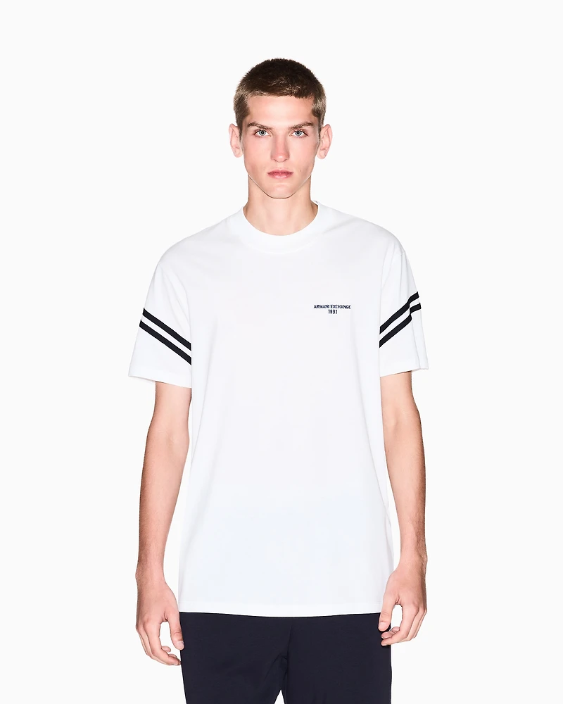 Regular fit T-shirt with contrasting piping